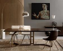 Belting-leather upholstered chair, available in several colours to easily combine them to different tables