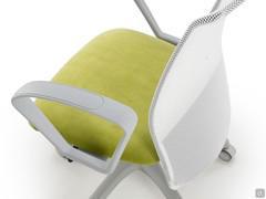 Practical breathable mesh backrest, detail.