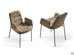 Dama padded chair with armrests upholstered in leather - with 4 metal legs