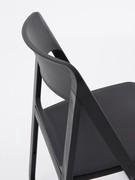 Carly polypropylene chair with curved backrest