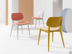 Designer chair with four legs Chloe in different variants, perfect for different environments