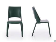 Front and side views of the chair Madera showing its proportions