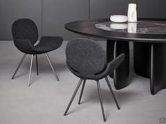 Chair Youpi in a version with metal legs, for a more formal touch