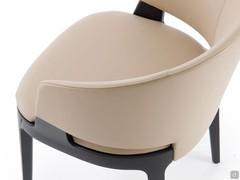 Detail of the curved backrest of the Velis chair