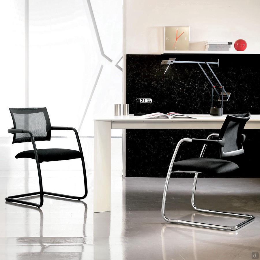 Cantilever guest office chair Expo Light with black painted tubular steel and chrome-plated base