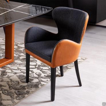 Brixia leather dining chair with armrests