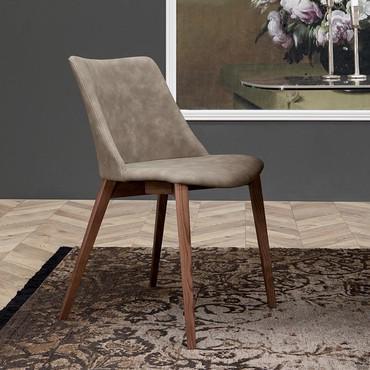 Agata chair with wooden legs and upholstered seat