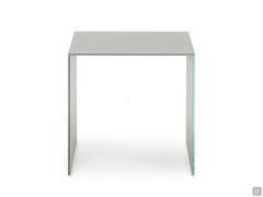 Front view of the C-shaped end table measuring 50x50 h.50 cm