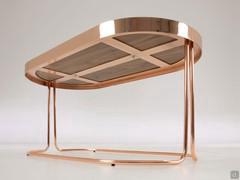 Detail of the under-top structure (matching the visible parts) of the Cora coffee table, small and essential but at the same time solid and functional