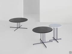 Graphic round coffee tables available in 3 different formats