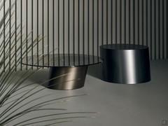 Sloped base in a wide range of metal finishes