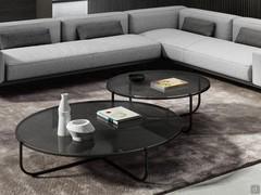 Token Steel black metal coffee table in two of the three round versions available, with diameters of 93 and 123 cm respectively