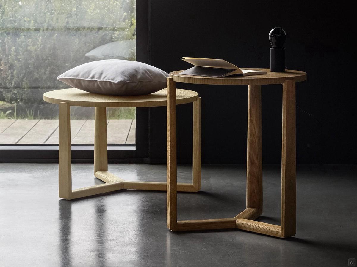 Kentucky three-legged wooden side table