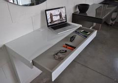 Kosmos desk with drawer and glass front