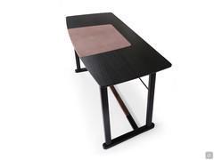 Saul writing desk with curved top in Black Oak wood and desk pad in Nubuck leather