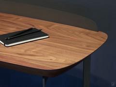 Detail of the top in canaletto walnut, one of the two versions available for the minimal Bristol writing desk