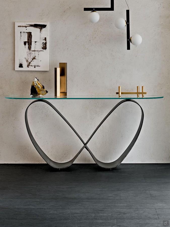 The plinth is distinguished by its distinctive stylized butterfly-shaped appearance