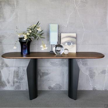 Console table with metal base design Flame by Bonaldo