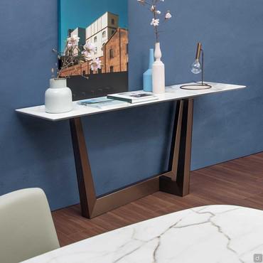 Designer hallway ceramic console Art by Bonaldo with metal base in an oblique line in respect with the top