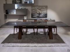 Still rectangular dining table, capable of extending from 200 to 300 cm