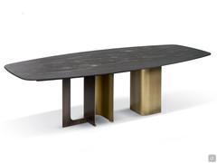 Modern marble table Mirage by Cantori in the shaped version with central base