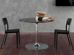 Round table with glass top Kingdom, suitable both in a home setting such as a kitchen and as a bistro table in a bar or restaurant