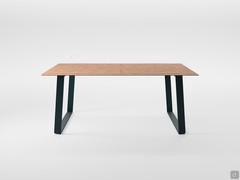 Gladio table measuring 160 x 90 cm with wood effect laminate top