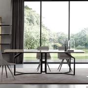 Calacatta marble table Tolomeo perfect in spacious dining rooms