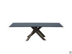 Style dining table with top in blue hammered glass