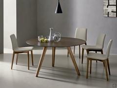 Santiago round table with ceramic top