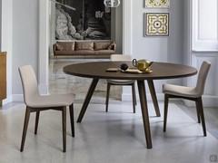 Santiago round table with wooden top