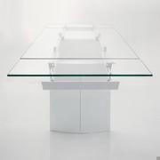 Manhattan table with shaped steel legs with clear glass top