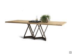 Ship table with 4 cm thick natural oak top with straight edge and corten painted metal base (base colour not available)