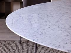 Detail of the white Carrara marble top