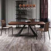 Eliot extending table by Cattelan available in different sizes