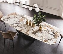 Top view of the living room table Skorpio by Cattelan with top in Makalu Marble Keramik 