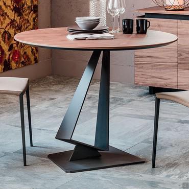 Roger original designer round table with steel base, by Cattelan