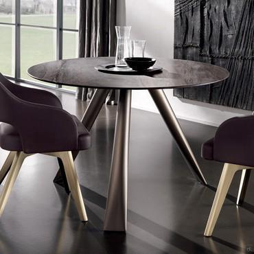 Milos table with shaped iron legs by Cantori