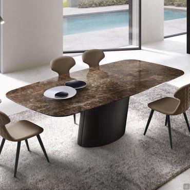 The elegant Clifford table with inclined central base