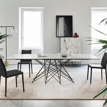 Octa table by Bonaldo with central woven base