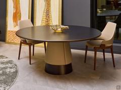 Hamide table with wenge-stained ash veneer wood top in combination with Vence chairs from the same collection