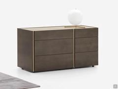 Dresser with two-tone Cleveland throat, with the option of customizing finishes by choosing from melamine, lacquer or wood veneer