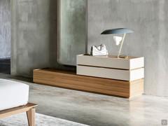 Modular chest of drawers Raiki Plus with asymmetric elements - Pleasant contrasting combination of finishes between the ombra matt lacquer of the upper fronts and canaletto walnut wood veneer of the lower unit