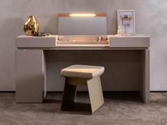 Nebula vanity table with drawers and a makeup mirror in a lacquered finish