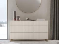 Six-drawer dresser in metal base version 9.2 cm high