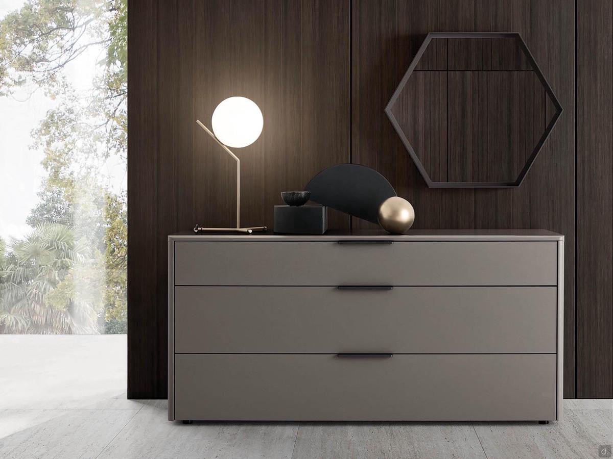 Modern dresser with rounded corners Layton, with painted metal handles and lacquered or wooden frame