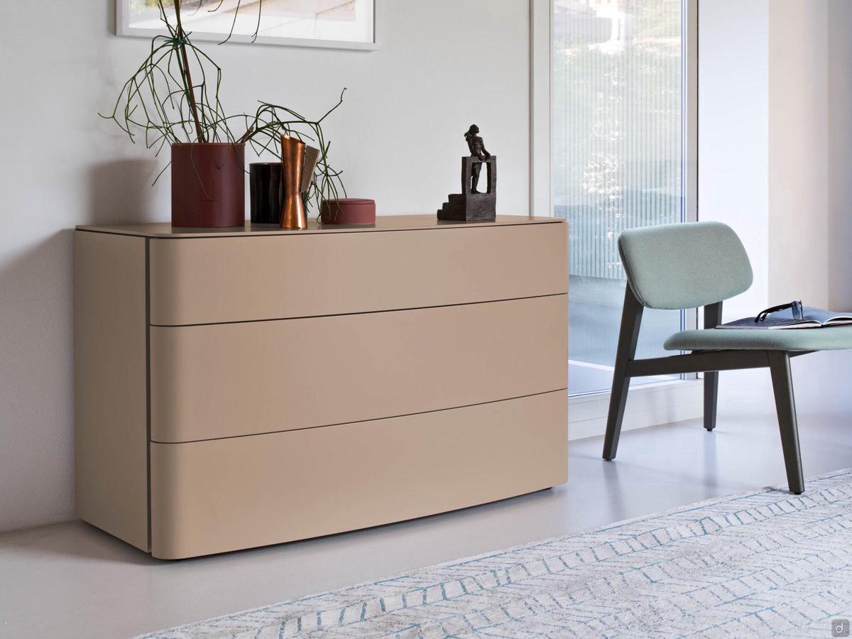 Oleg modern dresser with 3 drawers and a curved front in a matte lacquer finish