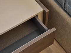 Drawer interior with matching drawer sides in grey linen veneer