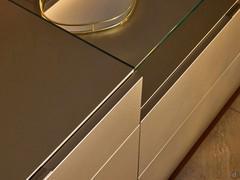 Detail of Palladio matt lacquered top and fronts finish