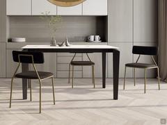 Tom extending kitchen table, in several sizes and versions that can extend up to 295 cm.